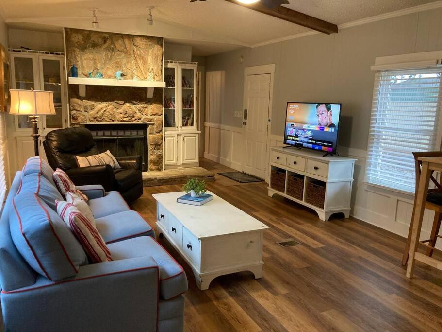 Sc New Renovation, Close To Parris Island, Historic Downtown, Beautiful Beaches, Sleeps 6 Holiday home Beaufort